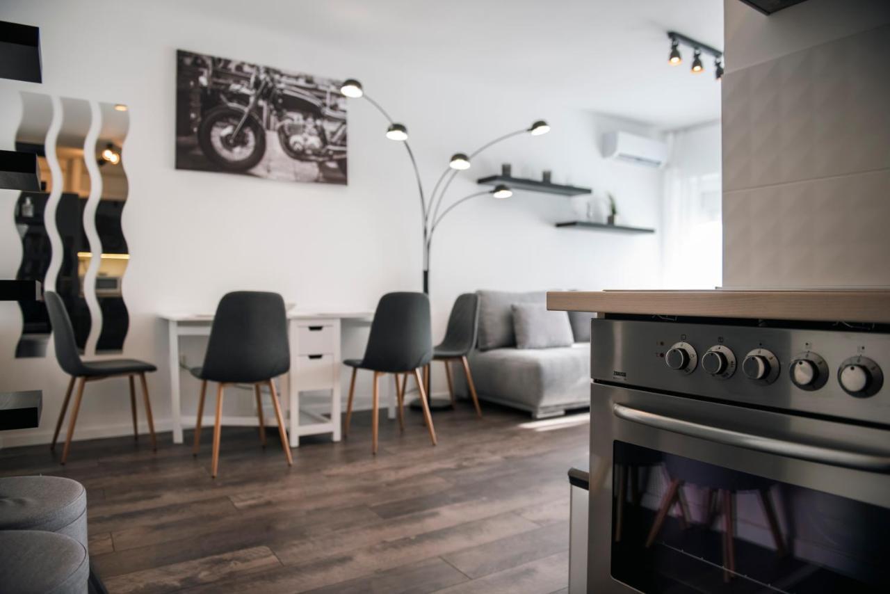 Anavrin apartman- csendes lakás a belváros közepén Apartamento Pécs Exterior foto