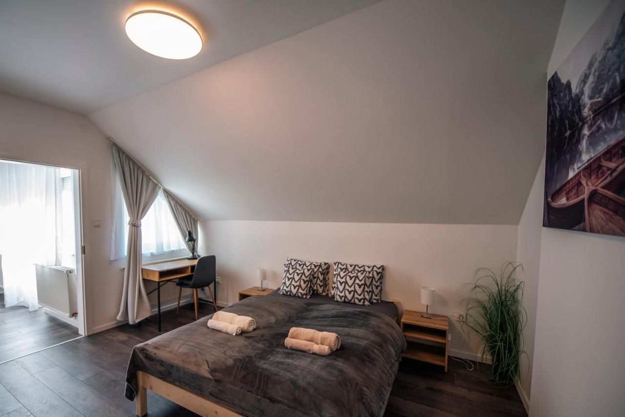 Anavrin apartman- csendes lakás a belváros közepén Apartamento Pécs Exterior foto