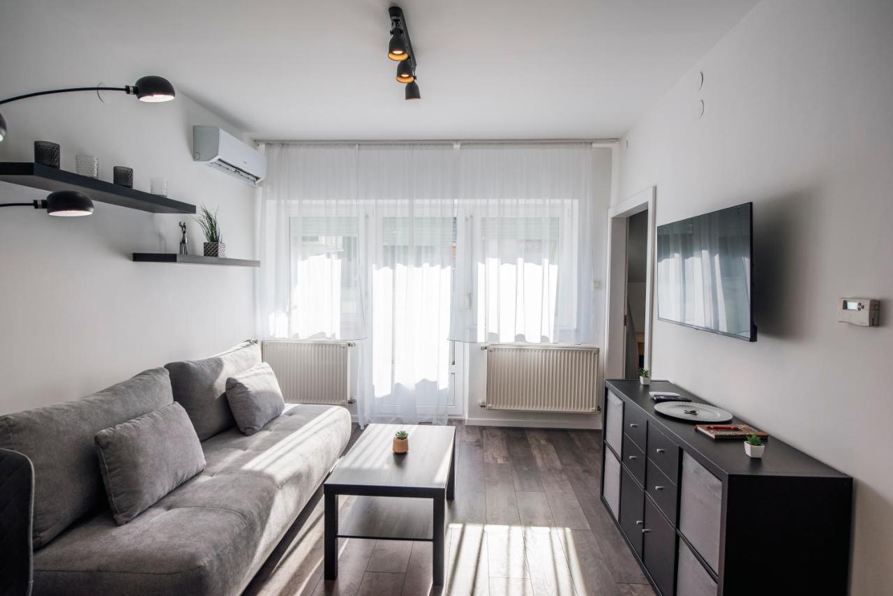 Anavrin apartman- csendes lakás a belváros közepén Apartamento Pécs Exterior foto
