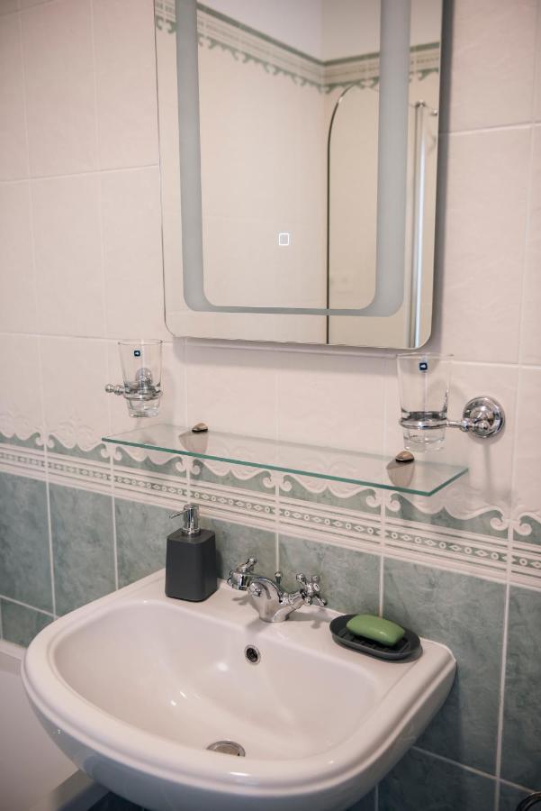 Anavrin apartman- csendes lakás a belváros közepén Apartamento Pécs Exterior foto
