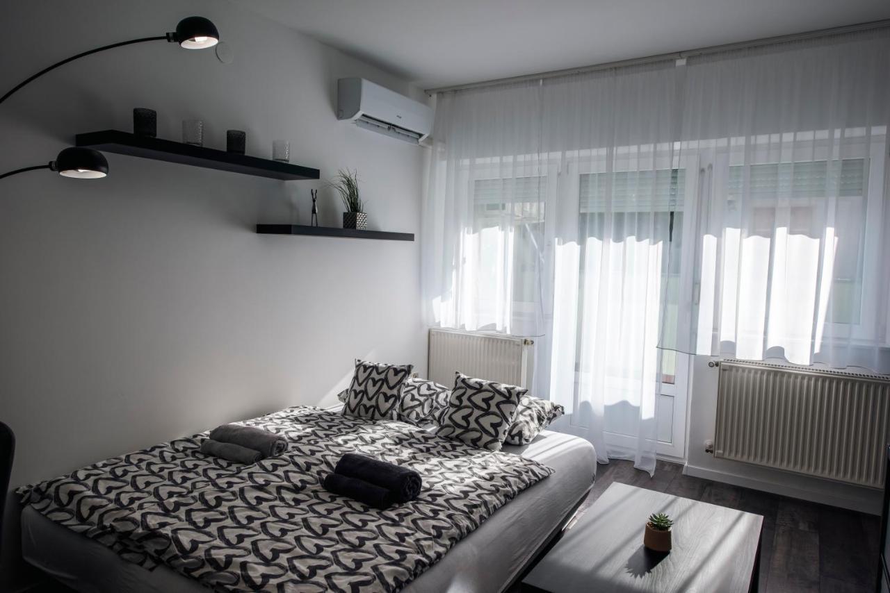 Anavrin apartman- csendes lakás a belváros közepén Apartamento Pécs Exterior foto