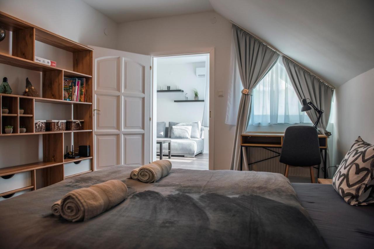 Anavrin apartman- csendes lakás a belváros közepén Apartamento Pécs Exterior foto