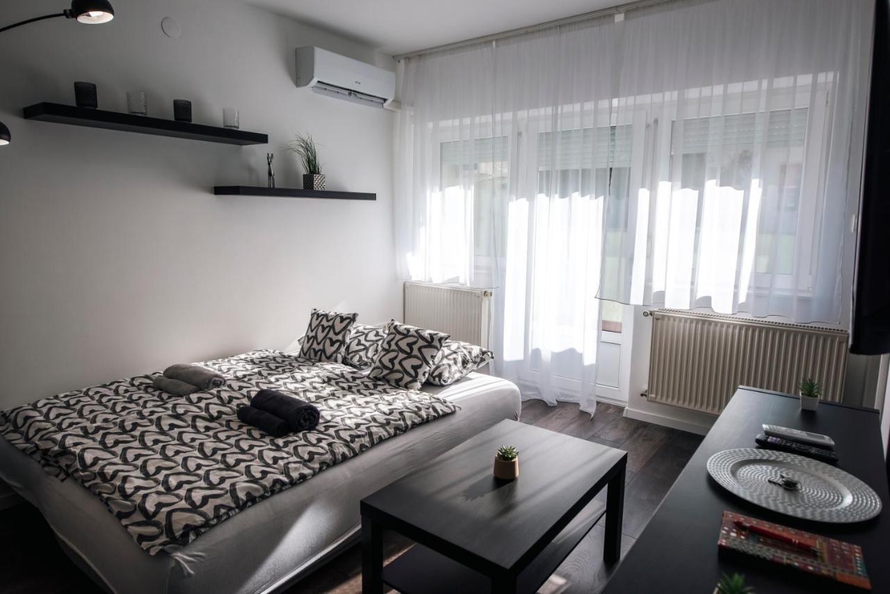 Anavrin apartman- csendes lakás a belváros közepén Apartamento Pécs Exterior foto